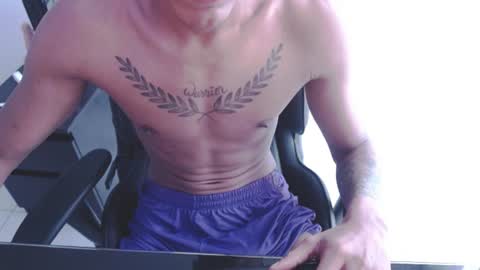 Snapshot of juandiegosv chatting on June 16, 9:50 pm juandiegosv online show from June 16, 9:50 pm