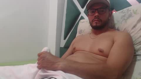 juanfe_style online show from November 8, 3:23 pm