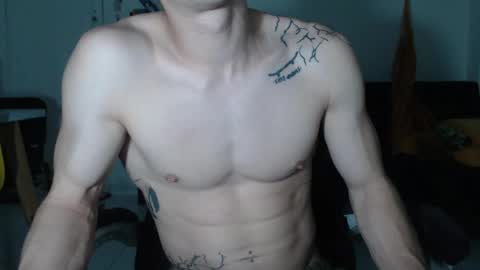 Snapshot of juanisimo_ chatting on January 21, 12:25 am JUANISIMO online show from January 21, 12:25 am