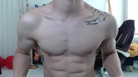 Snapshot of juanisimo_ chatting on February 11, 4:56 pm JUANISIMO online show from February 11, 4:56 pm