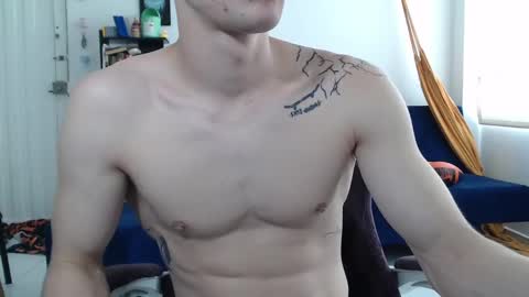 Snapshot of juanisimo_ chatting on February 21, 4:37 pm JUANISIMO online show from February 21, 4:37 pm