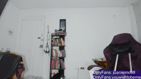 Snapshot of juanisimo_ chatting on December 20, 2:29 am JUANISIMO online show from December 20, 2:29 am