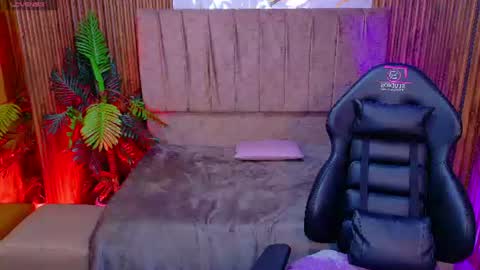 Snapshot of juanita_tay chatting on June 11, 11:41 am JUANITA online show from June 11, 11:41 am