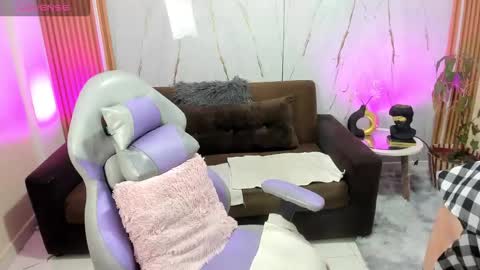 juanitarubia online show from October 21, 7:36 pm