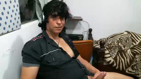 Snapshot of juanito2727 chatting on December 24, 4:55 am amor online show from December 24, 4:55 am