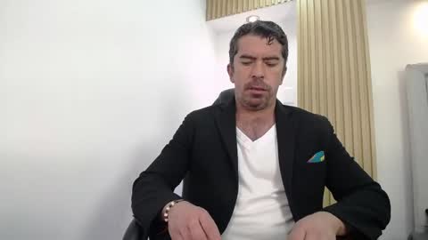 Juan k online show from May 8, 1:16 pm