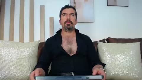 Juan k online show from June 27, 3:11 am