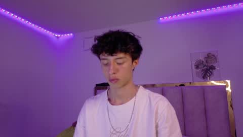 juanmres online show from May 19, 9:32 pm