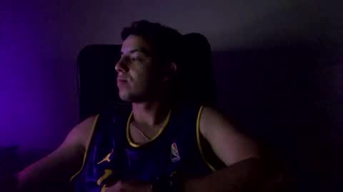 juannvalencia11 online show from April 19, 4:34 am