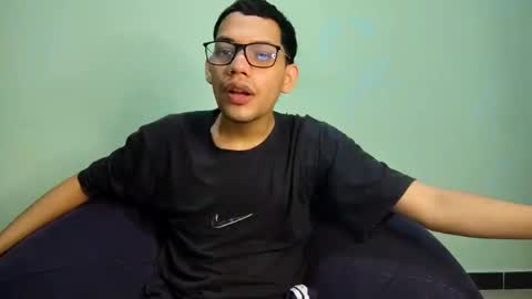 juansuarez204 online show from January 6, 1:42 am