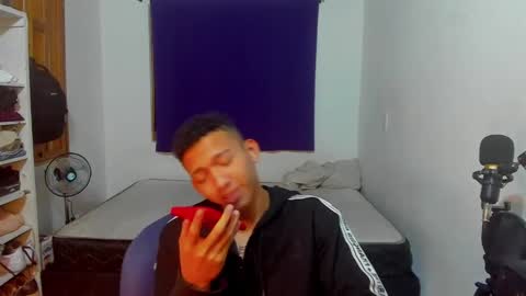 Snapshot of juansw66 chatting on October 22, 2:56 am juansw66 online show from October 22, 2:56 am