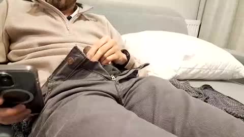 Snapshot of juanxxxo_ chatting on November 4, 5:12 pm juanxxxo_ online show from November 4, 5:12 pm