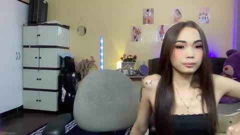 EloiseMoree online show from December 6, 4:58 am