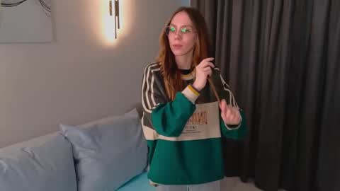 Emma online show from December 3, 8:00 am