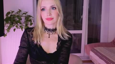 Snapshot of jugoddess chatting on September 12, 6:41 pm Goddess Julia online show from September 12, 6:41 pm
