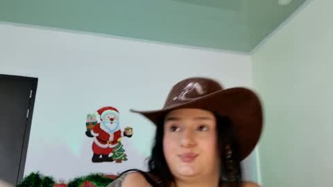 Snapshot of juice6abby9 chatting on December 17, 10:43 pm Sisi online show from December 17, 10:43 pm