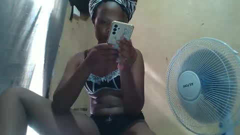 juice_petite3 online show from January 27, 12:48 pm