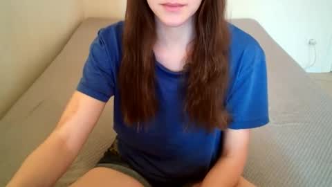 Snapshot of juicetalia chatting on November 3, 8:37 am JuiceTalia online show from November 3, 8:37 am