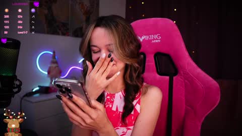 Snapshot of juicy___angel chatting on December 4, 5:22 pm Angelina online show from December 4, 5:22 pm