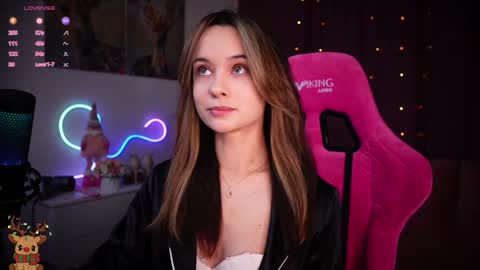 Snapshot of juicy___angel chatting on December 9, 6:57 pm Angelina online show from December 9, 6:57 pm