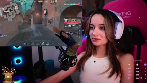 Snapshot of juicy___angel chatting on January 21, 2:00 am Angelina online show from January 21, 2:00 am