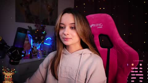 Snapshot of juicy___angel chatting on January 25, 6:57 pm Angelina online show from January 25, 6:57 pm