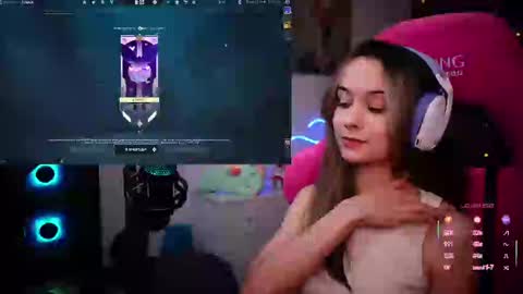 Snapshot of juicy___angel chatting on February 15, 9:26 pm Angelina online show from February 15, 9:26 pm