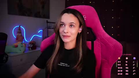 Snapshot of juicy___angel chatting on February 23, 8:11 pm Angelina online show from February 23, 8:11 pm