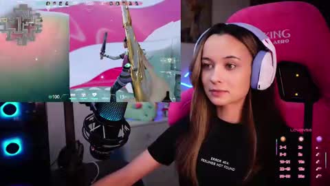 Snapshot of juicy___angel chatting on February 23, 11:14 pm Angelina online show from February 23, 11:14 pm