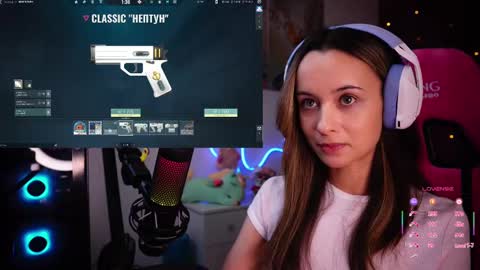 Snapshot of juicy___angel chatting on February 24, 11:30 pm Angelina online show from February 24, 11:30 pm