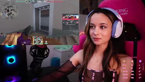 Snapshot of juicy___angel chatting on March 1, 1:00 am Angelina online show from March 1, 1:00 am