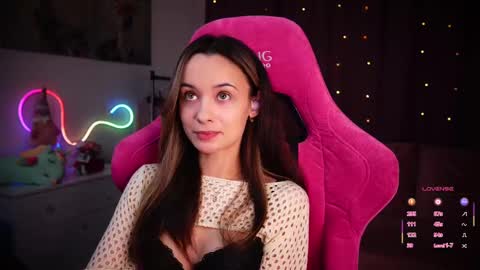 Snapshot of juicy___angel chatting on March 5, 8:00 pm Angelina online show from March 5, 8:00 pm