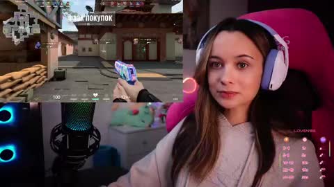 Snapshot of juicy___angel chatting on March 10, 10:13 pm Angelina online show from March 10, 10:13 pm