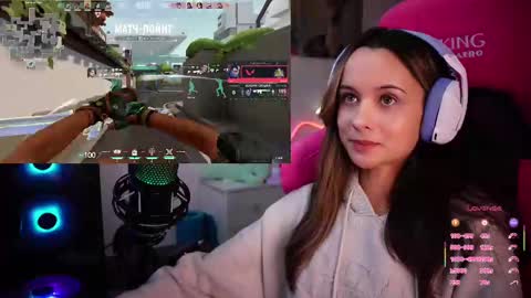 Snapshot of juicy___angel chatting on March 11, 1:16 am Angelina online show from March 11, 1:16 am