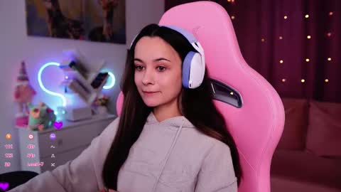 Snapshot of juicy___angel chatting on September 17, 11:01 am Angelina online show from September 17, 11:01 am