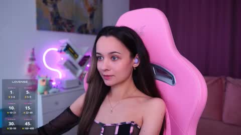 Snapshot of juicy___angel chatting on October 22, 11:10 am Angelina online show from October 22, 11:10 am