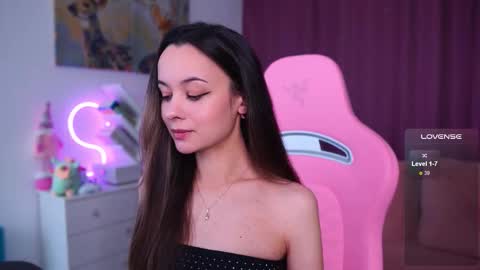 Snapshot of juicy___angel chatting on October 30, 11:44 am Angelina online show from October 30, 11:44 am