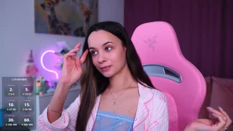 Snapshot of juicy___angel chatting on November 1, 12:07 pm Angelina online show from November 1, 12:07 pm