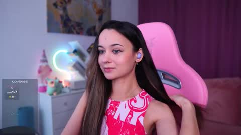 Snapshot of juicy___angel chatting on November 13, 10:36 am Angelina online show from November 13, 10:36 am