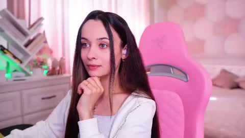 Snapshot of juicy___angel chatting on June 24, 12:15 pm Angelina online show from June 24, 12:15 pm