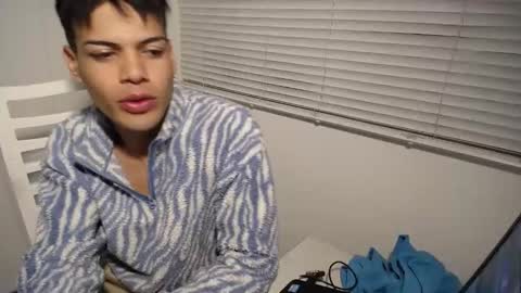 Snapshot of juicy_boy22 chatting on January 22, 2:59 am Miguel online show from January 22, 2:59 am