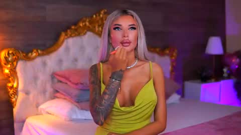 Snapshot of juicy_jessye chatting on June 25, 8:13 pm Jessye online show from June 25, 8:13 pm