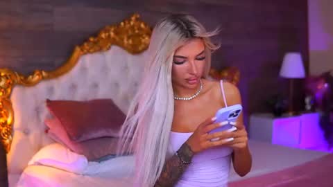 Snapshot of juicy_jessye chatting on June 30, 7:59 pm Jessye online show from June 30, 7:59 pm