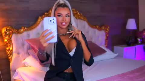 Snapshot of juicy_jessye chatting on July 9, 7:51 pm Jessye online show from July 9, 7:51 pm