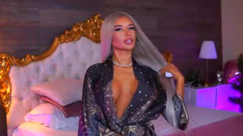 Snapshot of juicy_jessye chatting on July 18, 7:50 pm Jessye online show from July 18, 7:50 pm