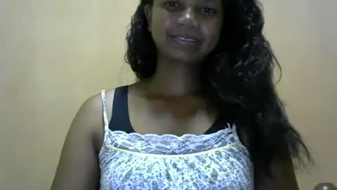 Snapshot of juicy_pretty chatting on February 15, 7:06 pm stellah online show from February 15, 7:06 pm