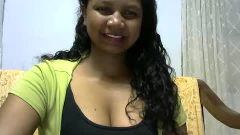 Snapshot of juicy_pretty chatting on September 30, 1:32 am stellah online show from September 30, 1:32 am