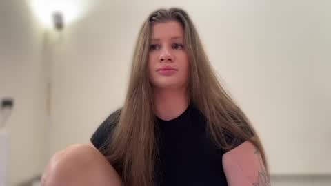 Snapshot of juicyhelenx chatting on July 11, 1:36 pm Elena online show from July 11, 1:36 pm