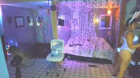 Snapshot of juicyjayxxx69 chatting on September 25, 4:49 am juicyjayxxx69 online show from September 25, 4:49 am