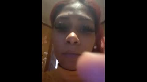 Snapshot of juicyslutx chatting on December 14, 5:40 pm juicyslutx online show from December 14, 5:40 pm